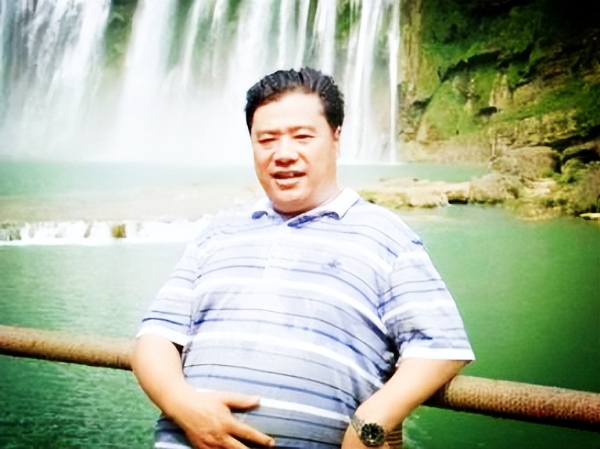 昔日“皮革大王”离奇旧闻，被父母绑进精神病院，姐弟瓜分12亿元