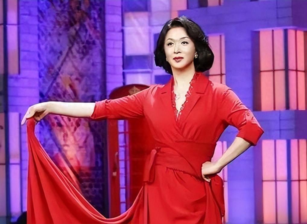 做完变性手术后的金星,在和女人一起洗澡时,会动心吗?