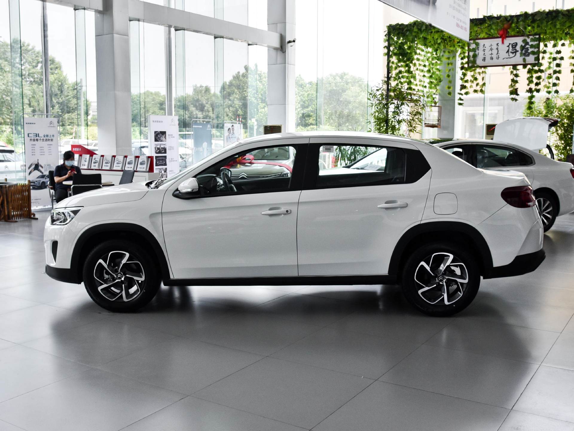 能当suv用的轿车,雪铁龙c3l值得入手吗