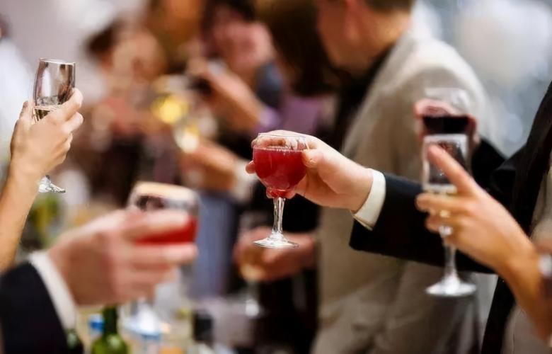 心理学家：我们要恭喜那些从来不参加同学聚会的人