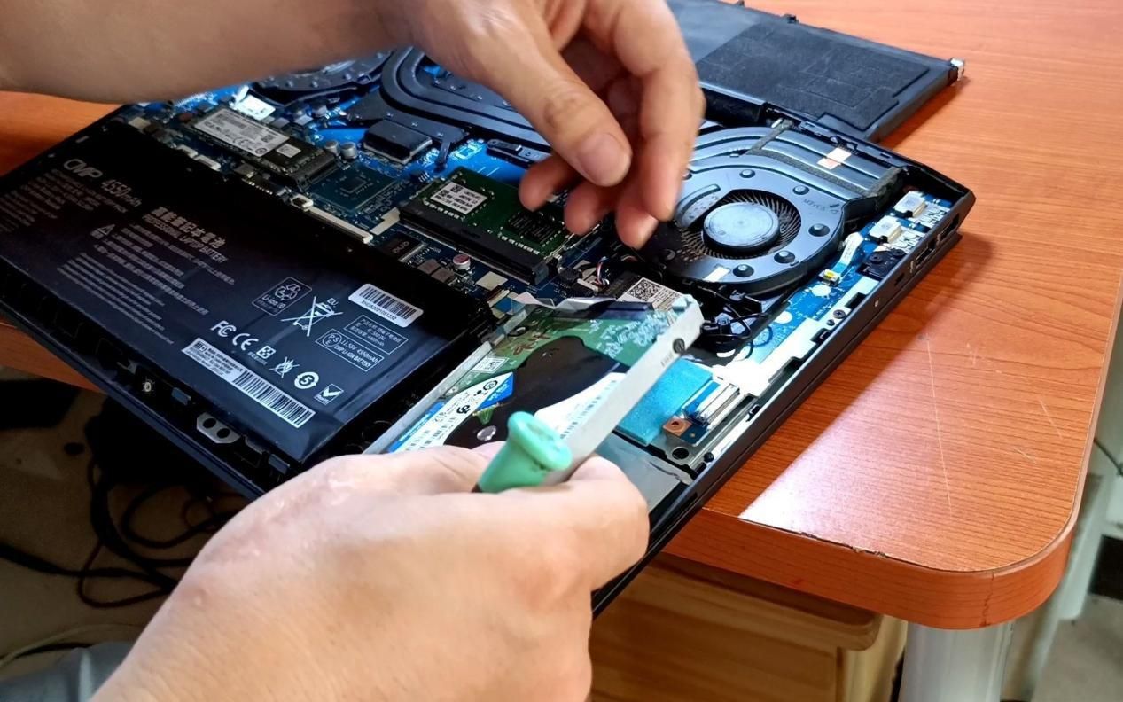 电脑太卡重装有用吗,电脑卡重装可以解决吗