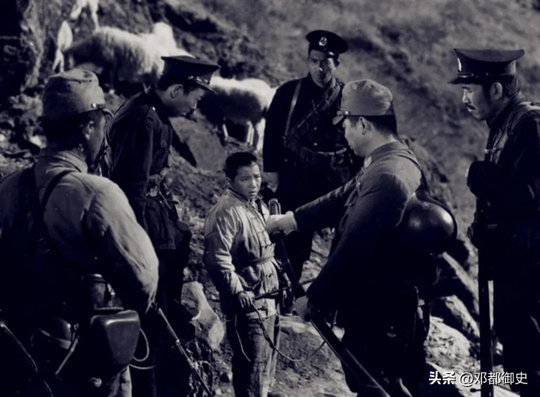 日军兽行:当着老人的面砍下孙子头颅，临走残忍挑出儿媳肚中胎儿