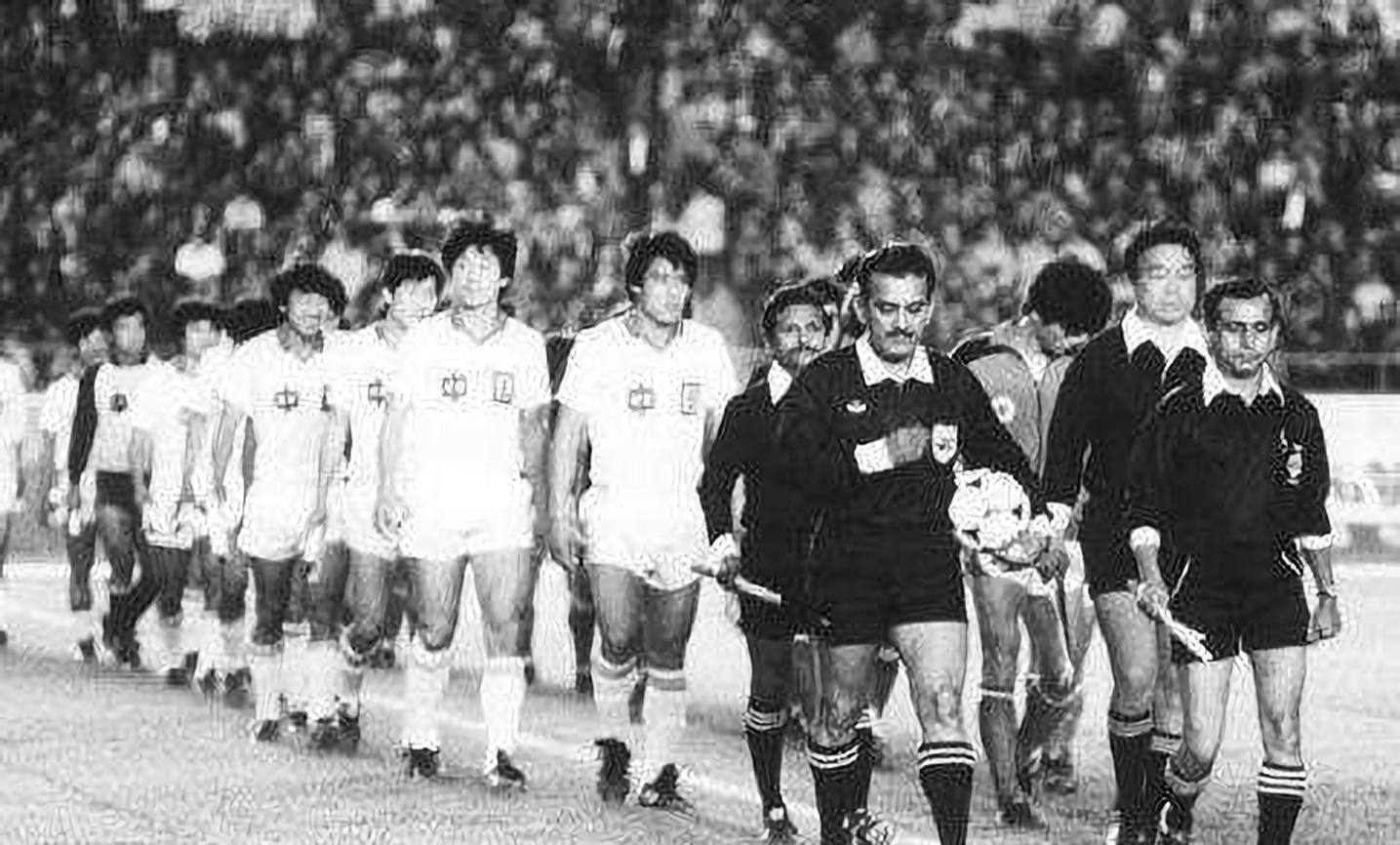 金球奖和足球先生哪个含金量最高,世界足球先生和金球哪个含金量高