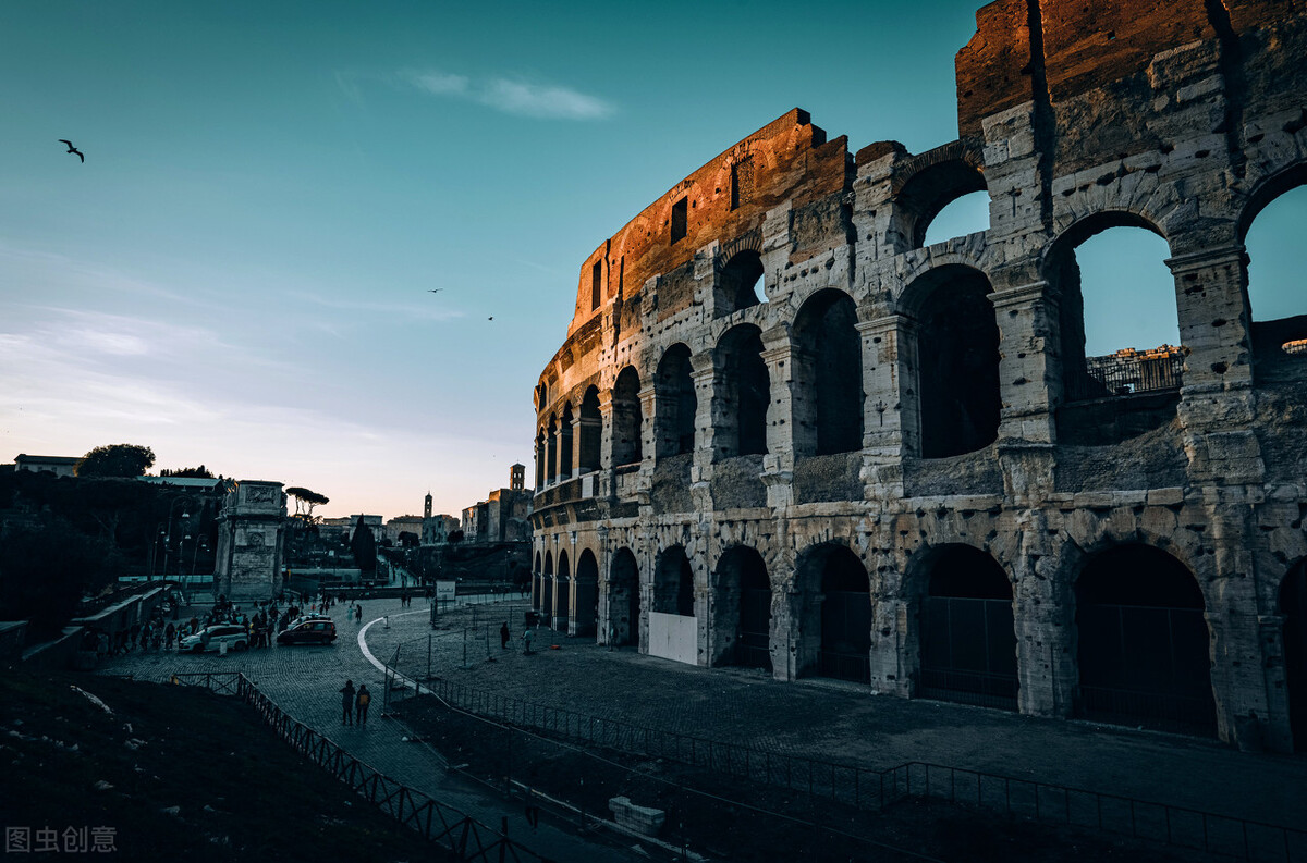 世界十大奇迹乐山大佛,万里长城vs乐山大佛