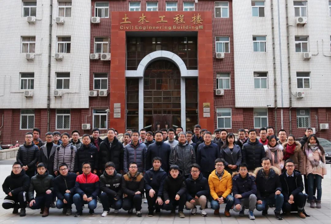 闪闪发光的勋章,闪闪发光的荣誉证书