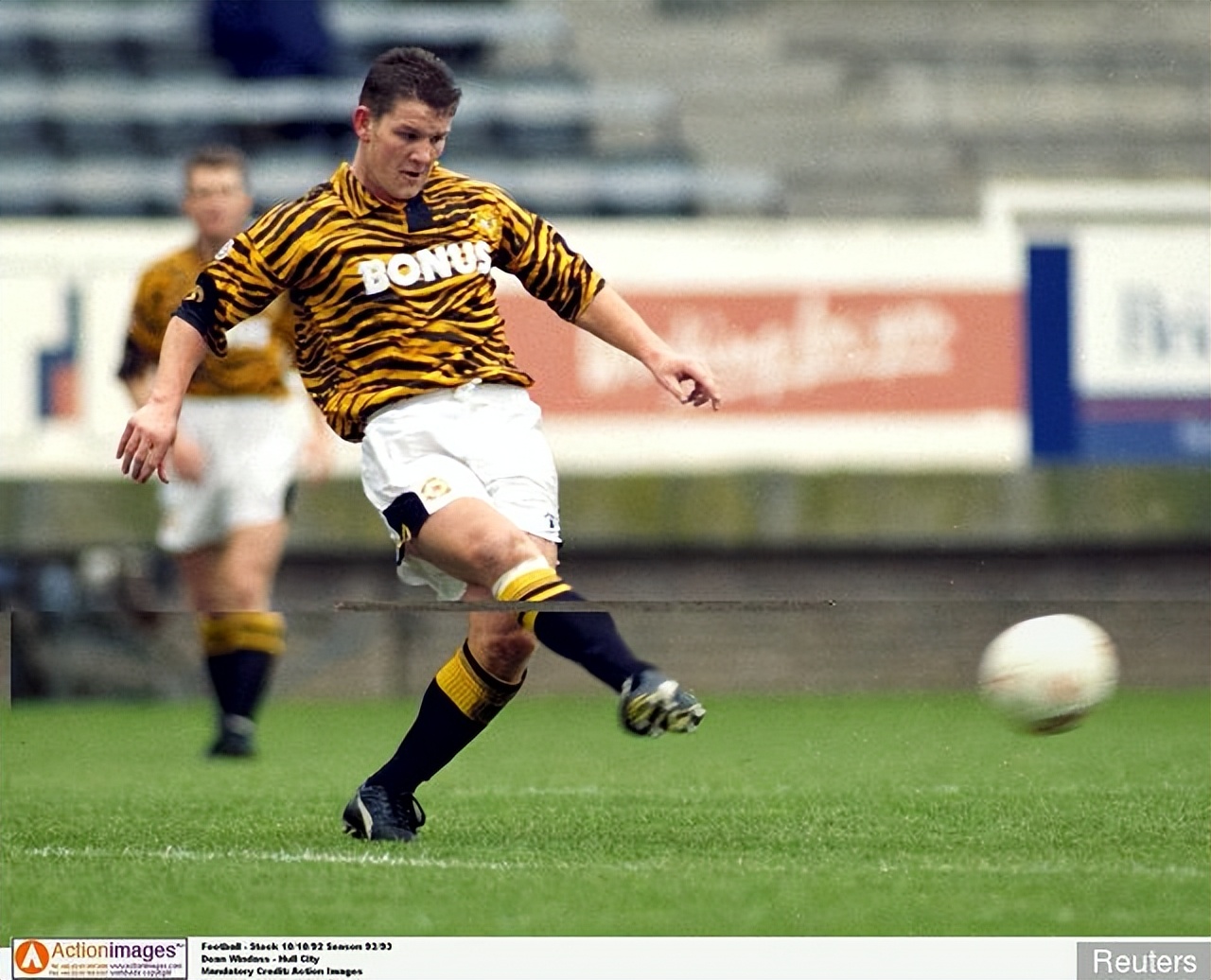 加斯科因盘带传球过人集锦,加斯科因挑球过人射门