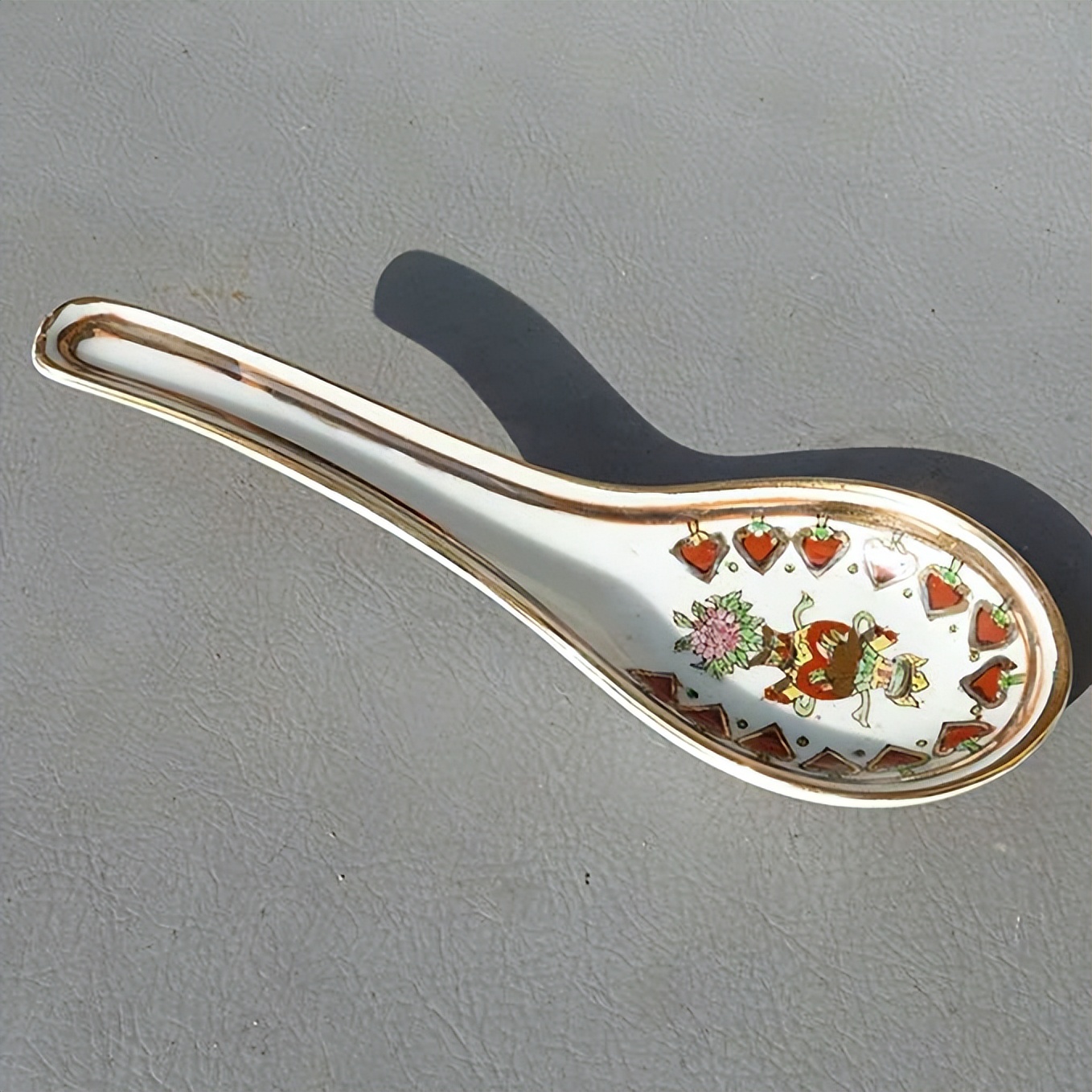 c罗和梅西谁才是球王,梅西跟c罗到底谁是球王