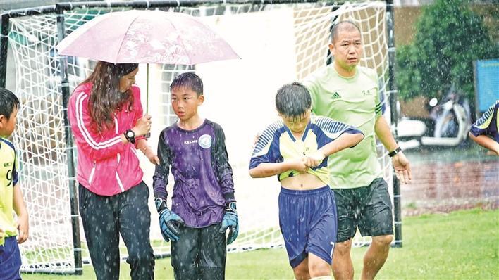 校园足球促进小学生身心健康发展,宝安区松岗第二小学