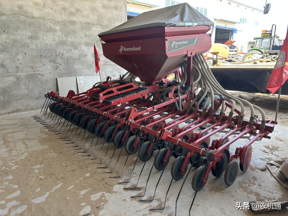 格兰“前推后拉”组合式割草压扁机，开启高效牧草收割模式！