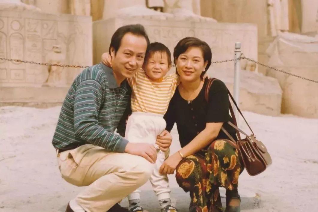 已经退休的12位央视著名主持人,已经退休的12位央视主持人