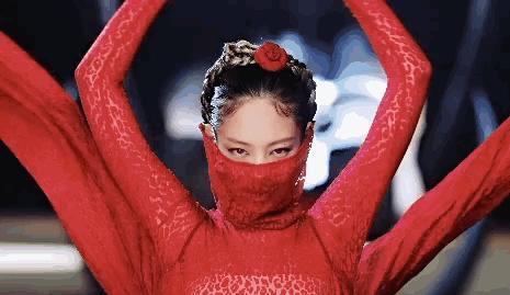 人均手握高奢代言的BLACKPINK，每一帧镜头都好贵