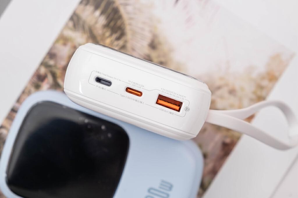 不伤苹果手机的充电宝测评,1w毫安充电宝苹果适配测评