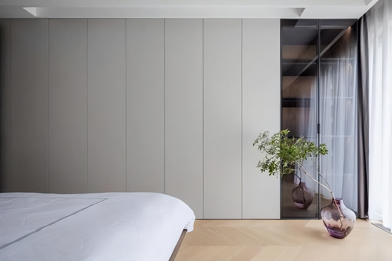 装修最不后悔的就是装了电视柜,装修是否做满墙电视柜