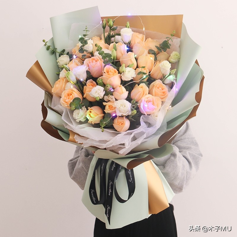 送父母结婚纪念日鲜花需要多少朵,结婚纪念日六周年送什么鲜花