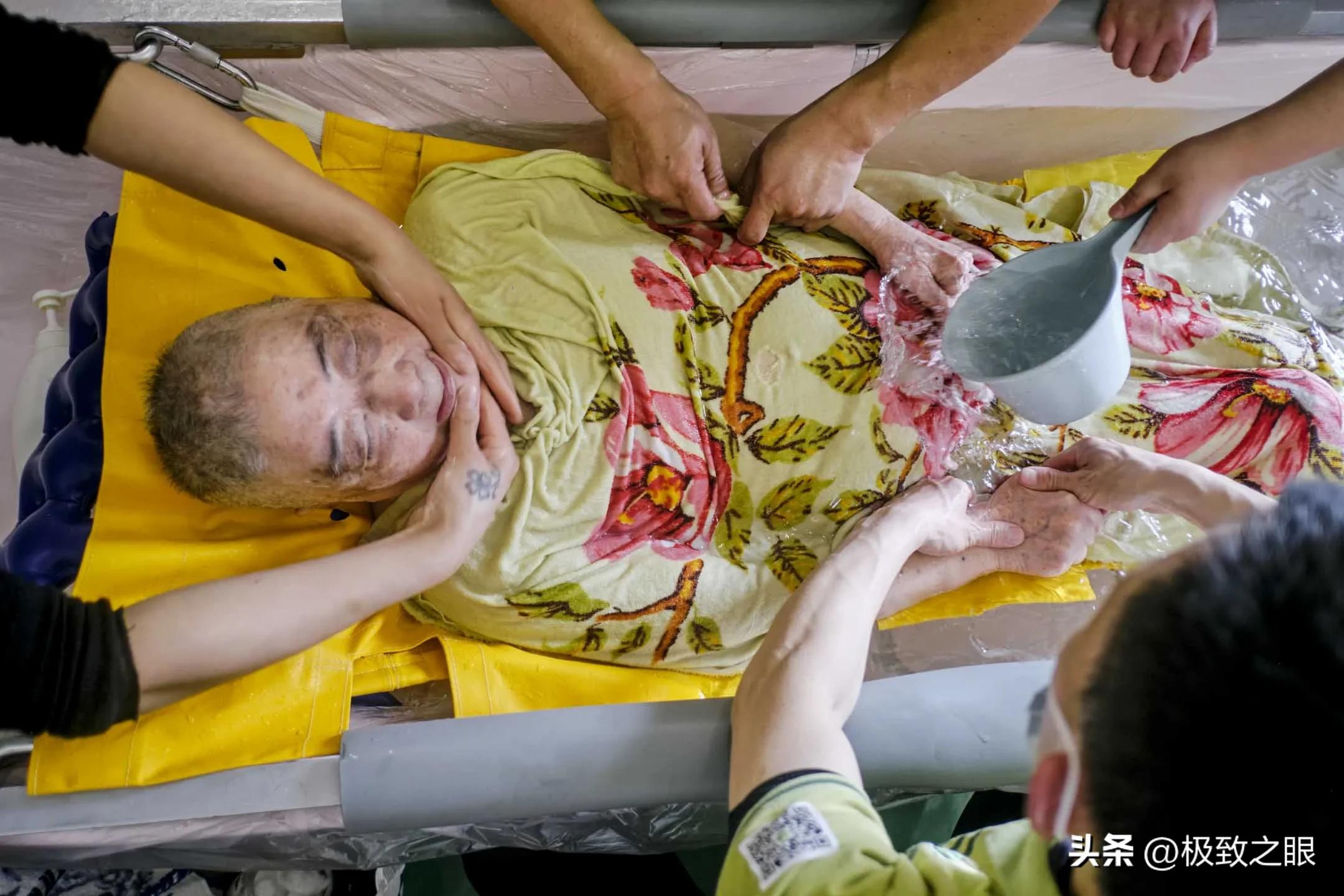 上门老人助浴项目,上门为失能老人助浴能不能挣钱