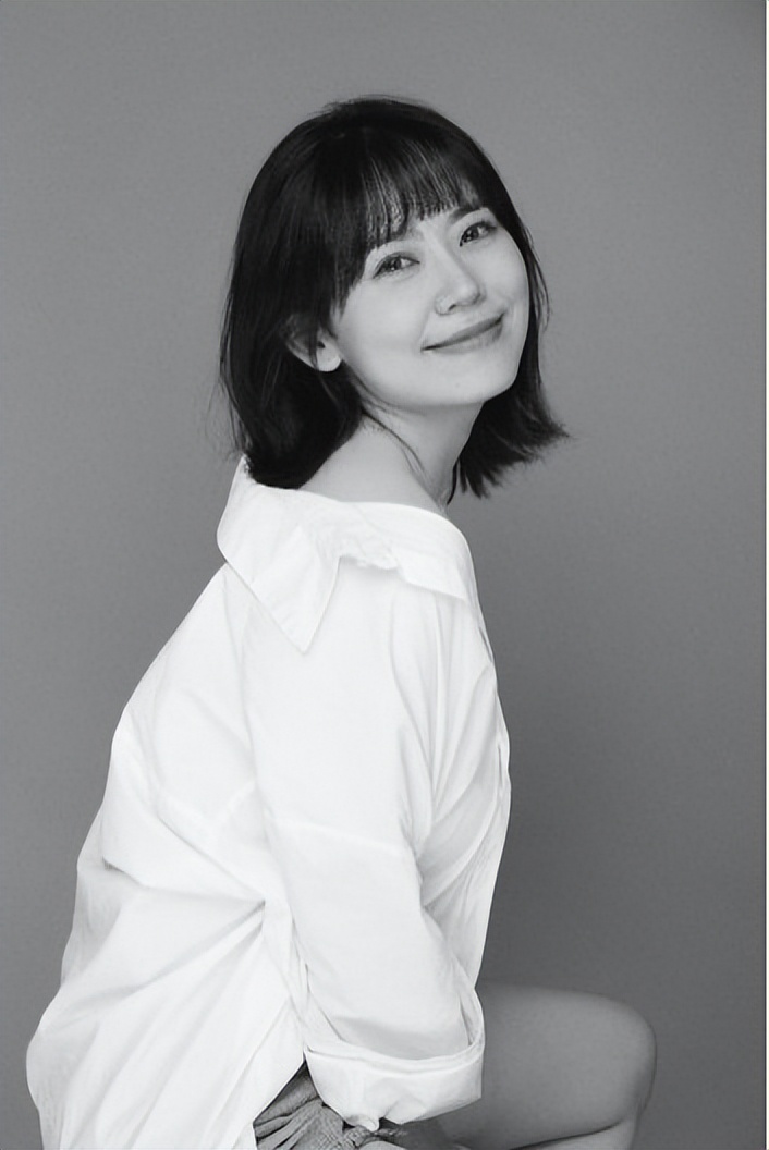 我央视导演，业余开滴滴、网店，做很多副业，一有时间就想着赚钱