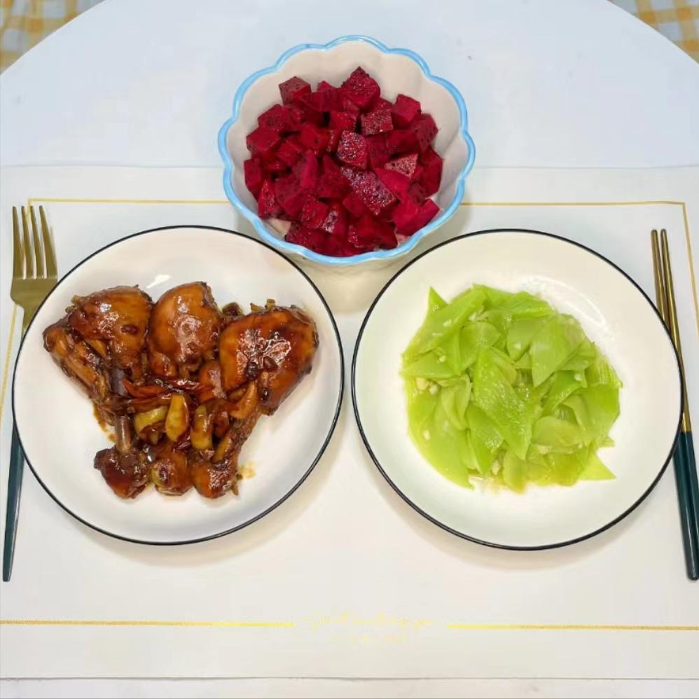 95后小伙一天三餐,95后小伙每天2元吃饭