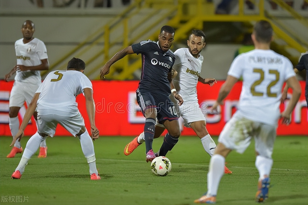 中国竞彩足球推荐山形山神横滨fc,周日鹿岛鹿角vs横滨预测