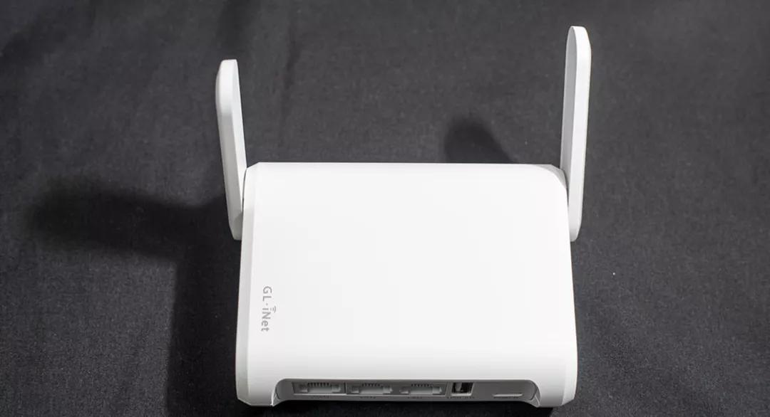 国产芯！迷你OpenWRT神器：SFT1200路由器，可当轻量NAS+热点共享