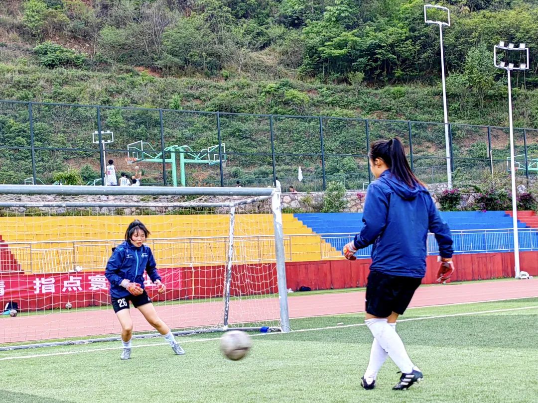 这里山乡气象新丨成长足迹：守门员女孩的蜕变