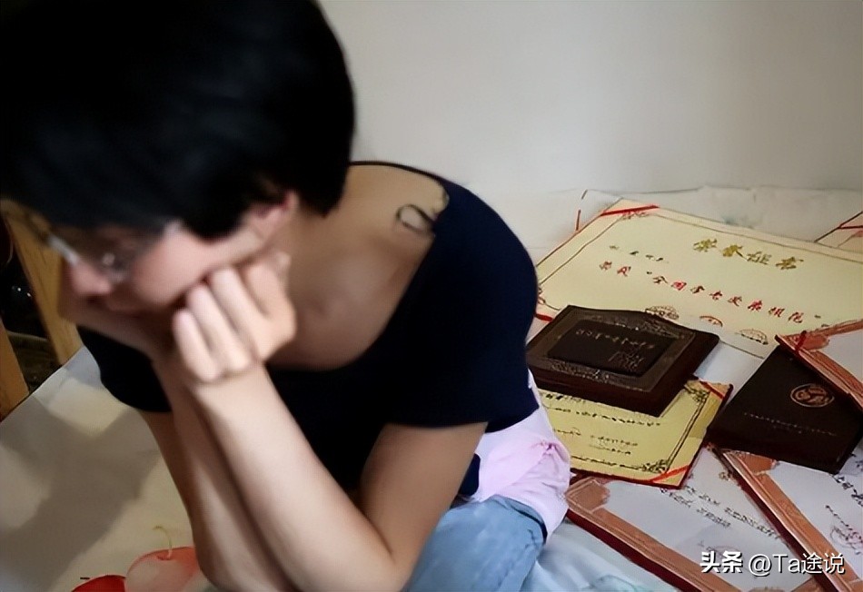 背父亲上大学感动中国,背父上学感动中国视频