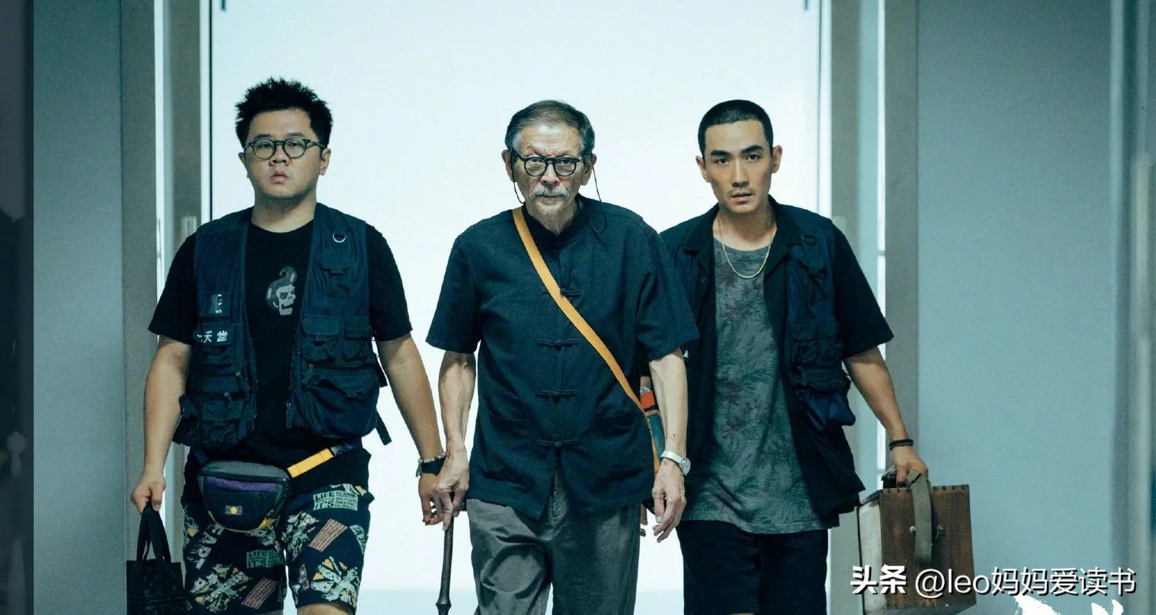 有一种笑是苦的笑着笑着就哭了,笑着笑着就哭了这是成长的过程