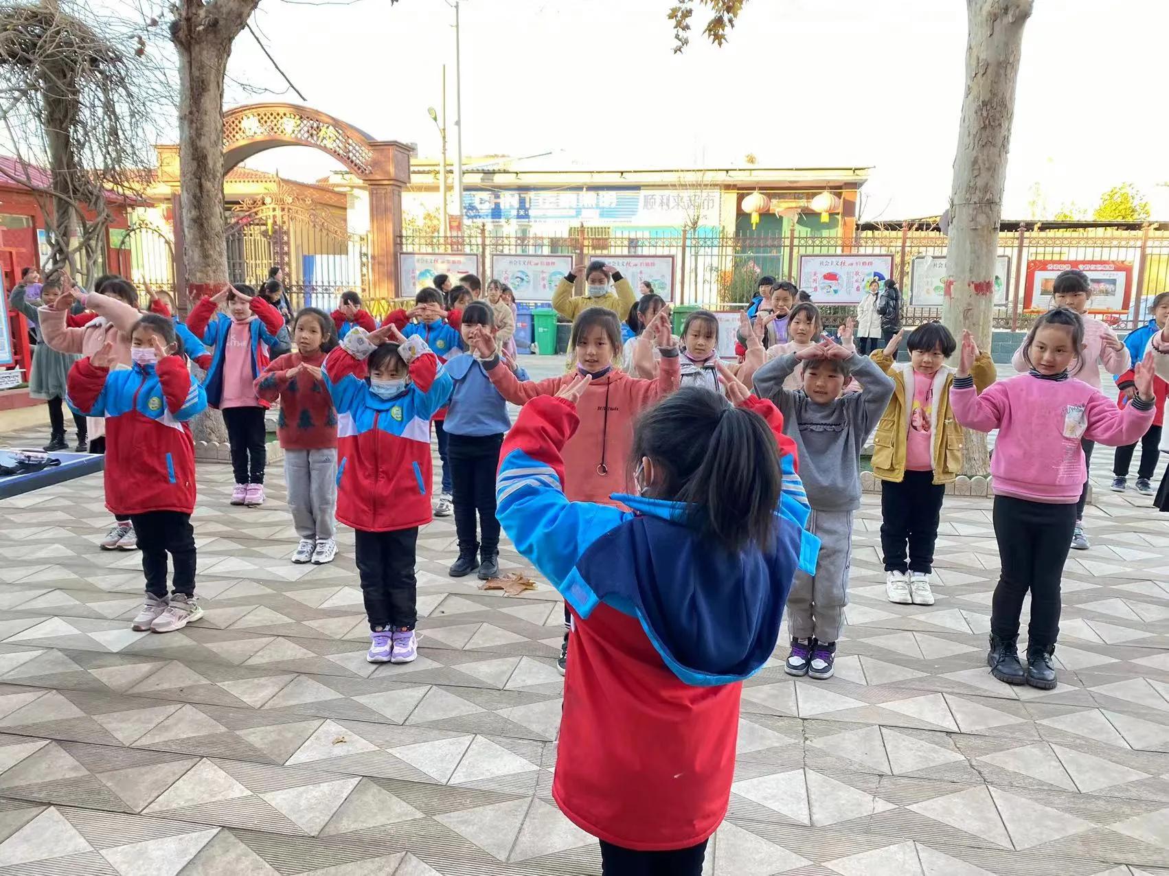 学生校内体育活动时间每天不少于,2023年学校体育活动类型