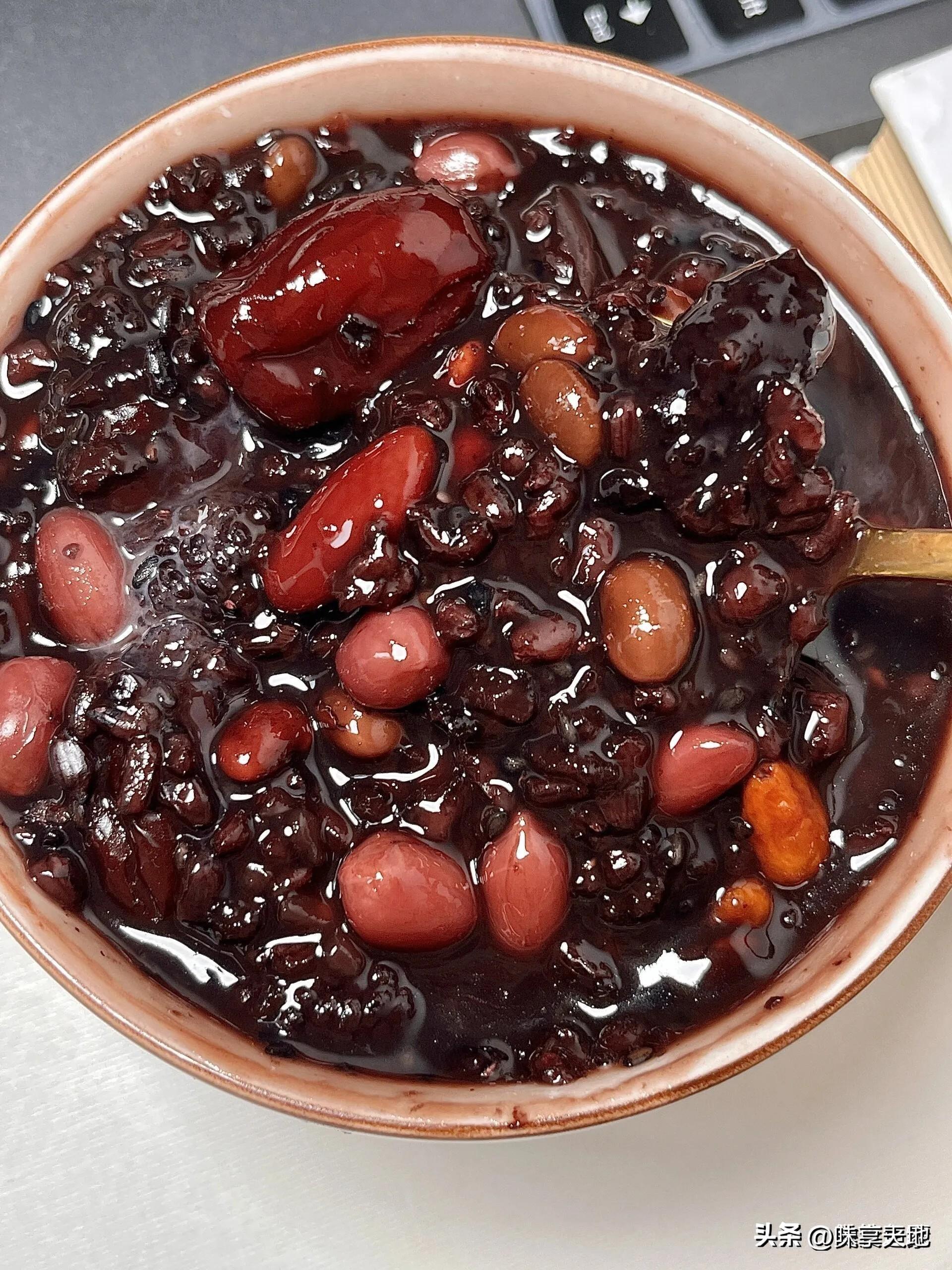 女人少吃瓜子花生,建议女人少吃保健品多吃三菜两果