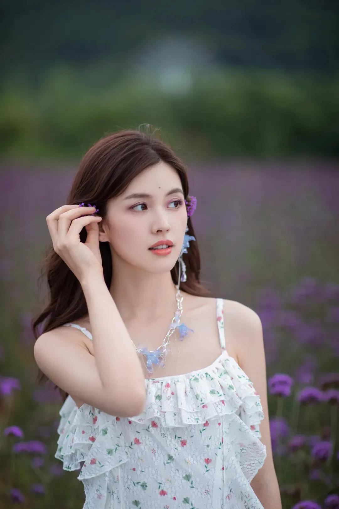 走在乡间的小路上,走在乡间的小路上口哨版