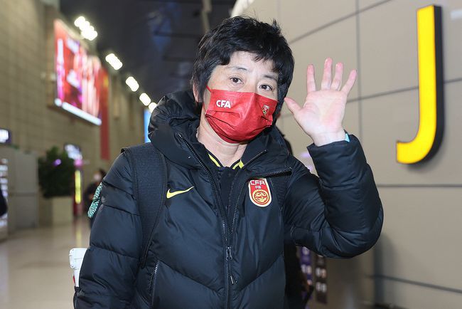 时隔16年女足再次夺冠顽强不屈,女足夺冠给国人的快乐