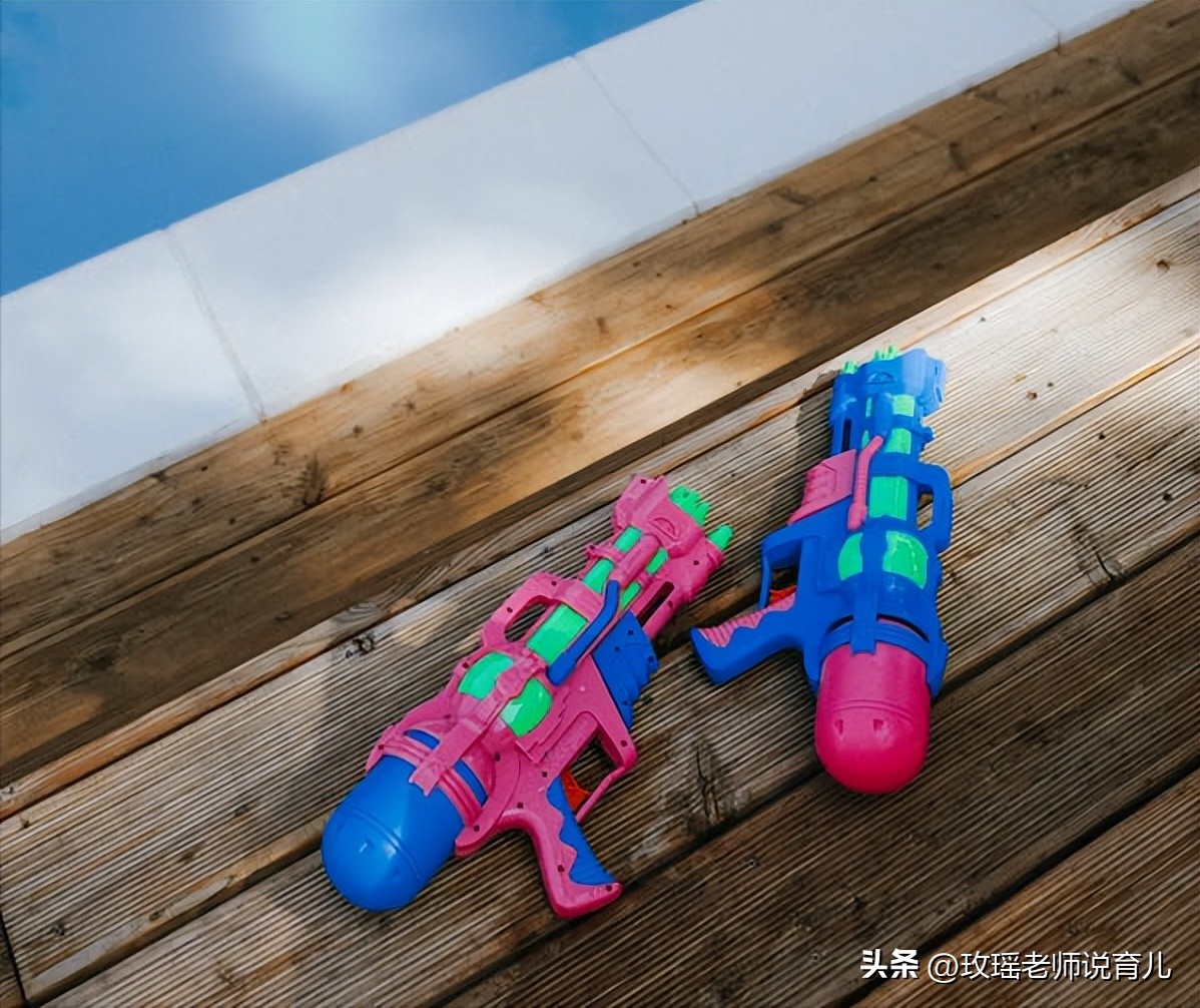 游完泳吹空调打喷嚏流鼻涕,宝宝游完泳打喷嚏是怎么了