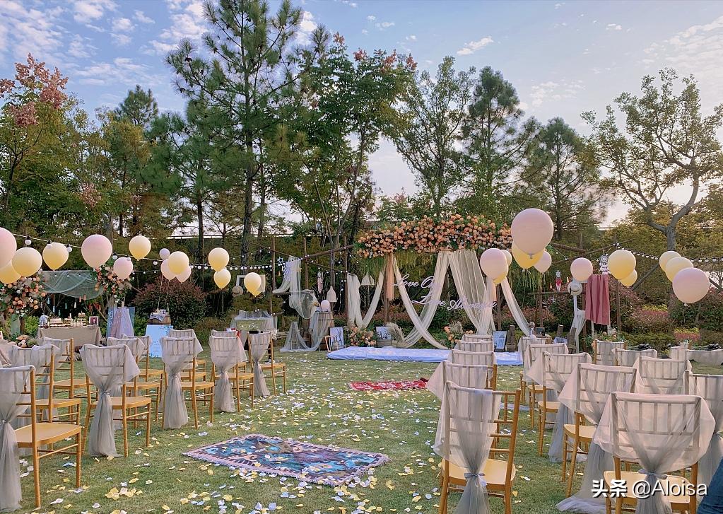 户外低成本婚礼现场布置,户外简单婚礼场地设计
