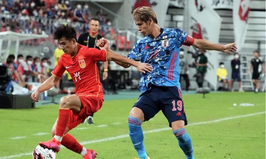 国足顽强逼平菲律宾队,国足0比0战平日本角球