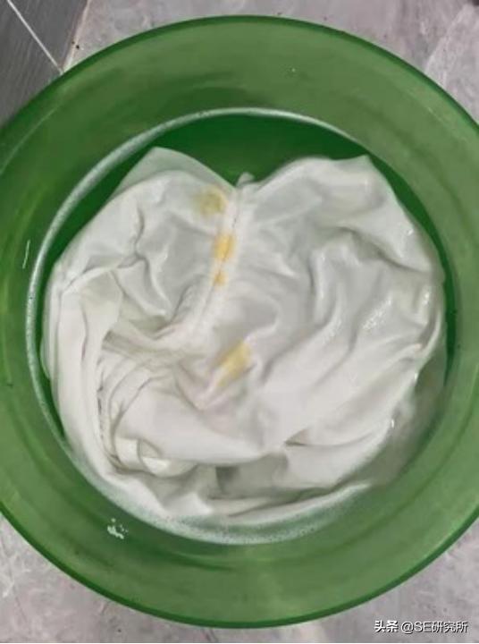 棉料衣服染上墨水怎么洗掉,棉白衣服有油渍怎么洗