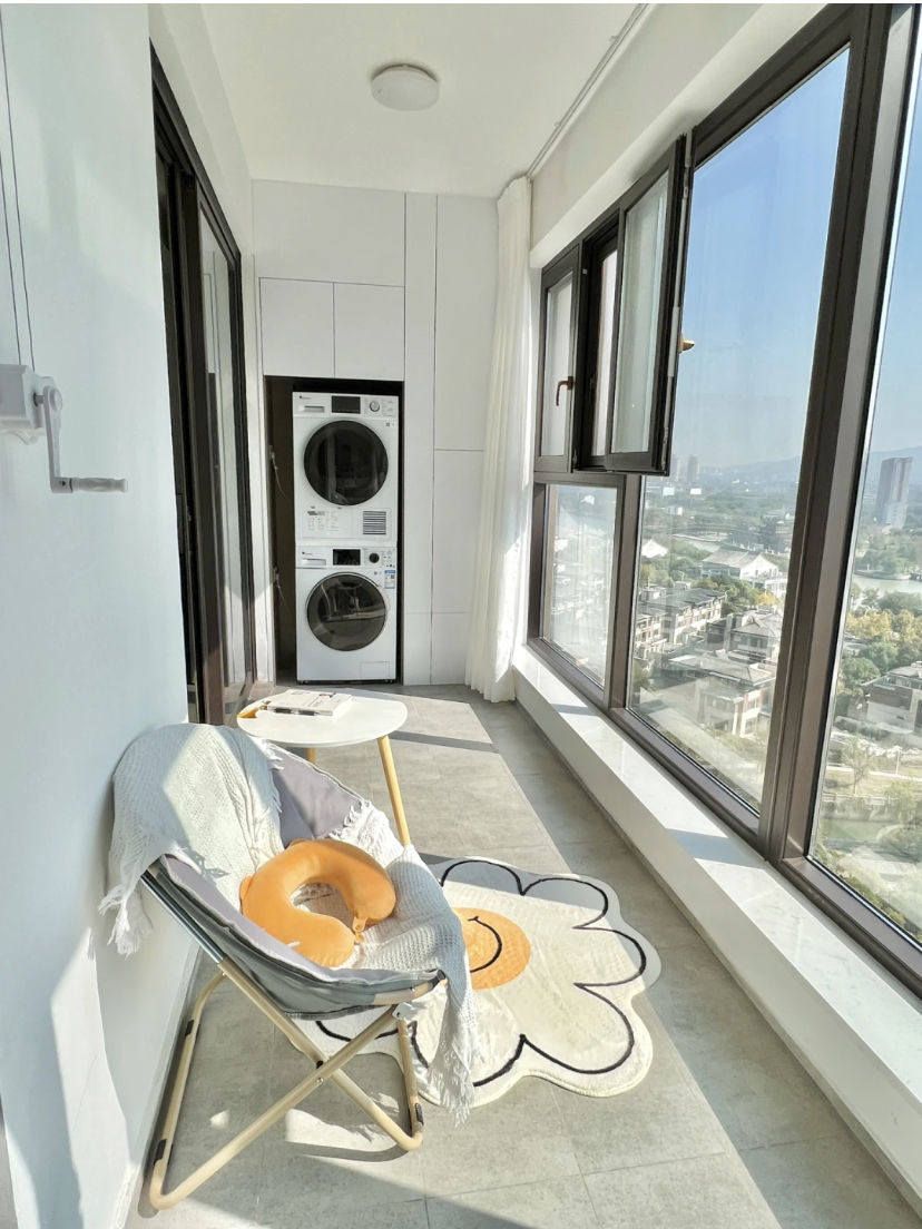 江苏夫妻“教科书式”的装修火了，全屋布置得干净又实用，超羡慕