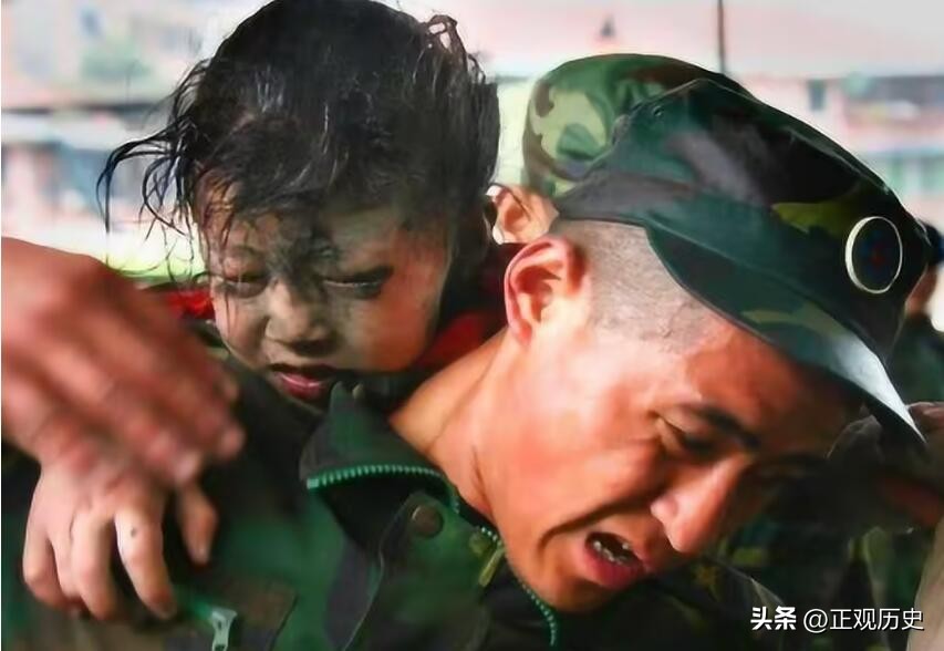 汶川地震解放军来了的动人场面,汶川地震解放军进入灾区时间