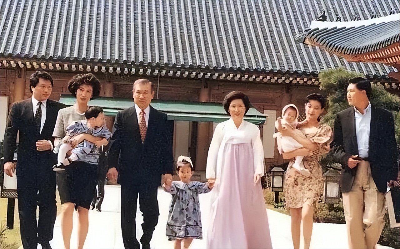 韩国财阀千金小姐复仇,韩剧渣男为迎娶财阀千金抛弃女友