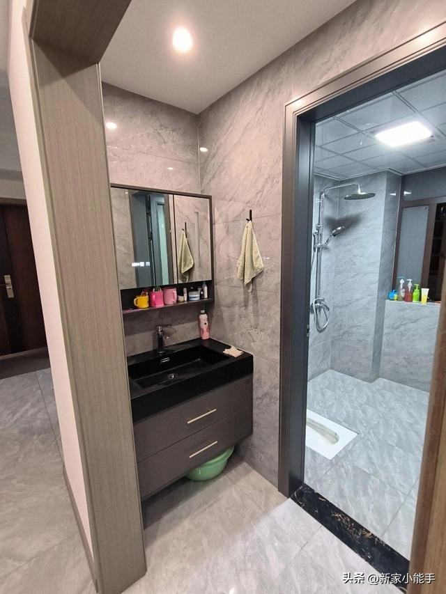 最深灰色瓷砖全屋装修效果图,全屋灰色瓷砖上墙装修效果