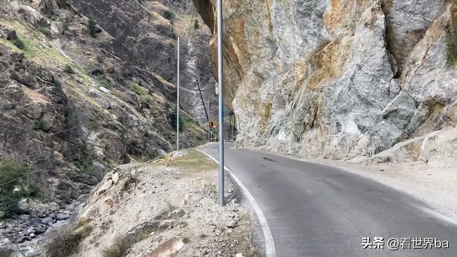 印度女司机开沃尔沃卡车,印度硬核女司机