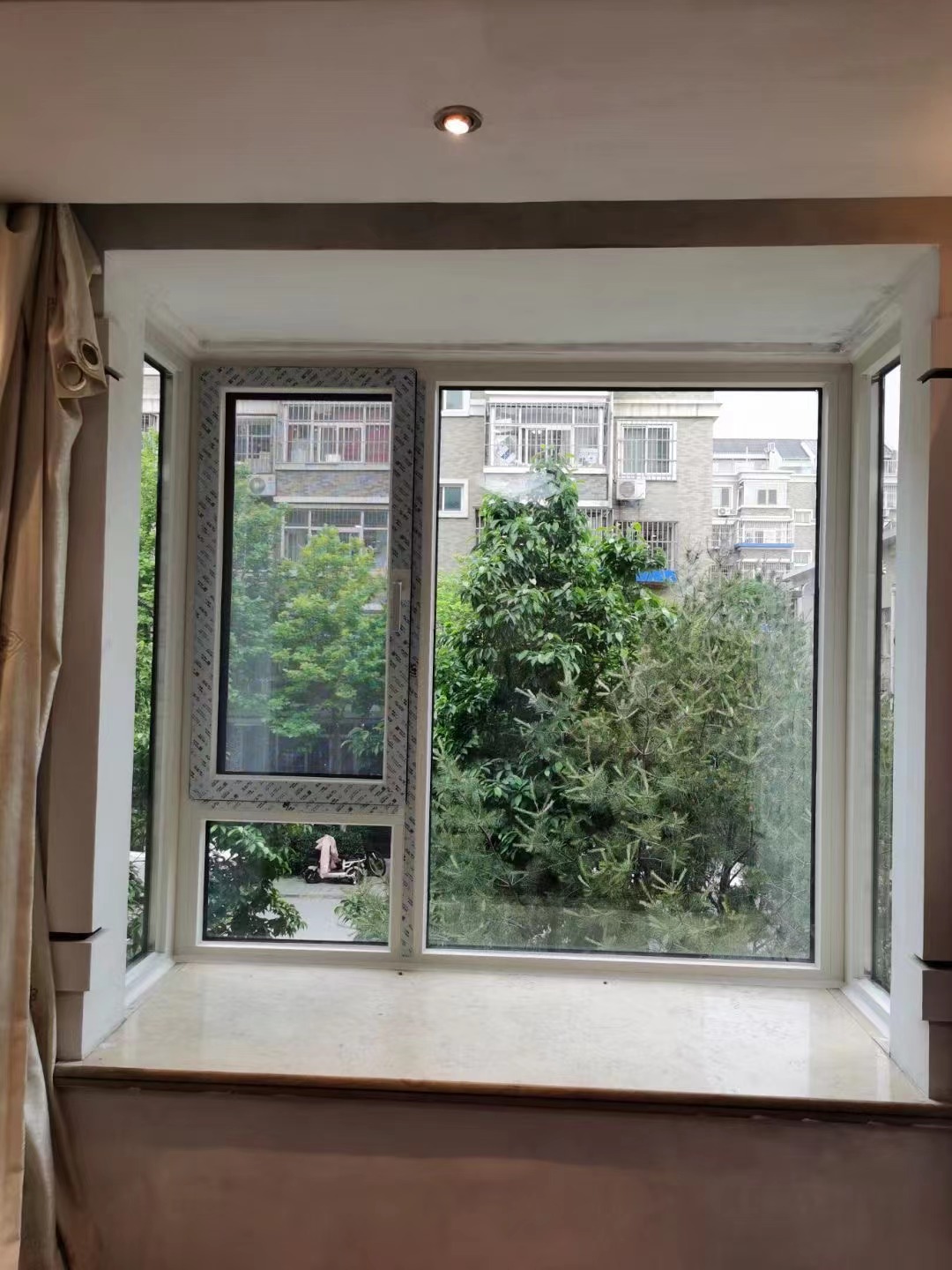 客厅没有窗户装修的效果图,客厅沙发后是窗户怎么装修好看