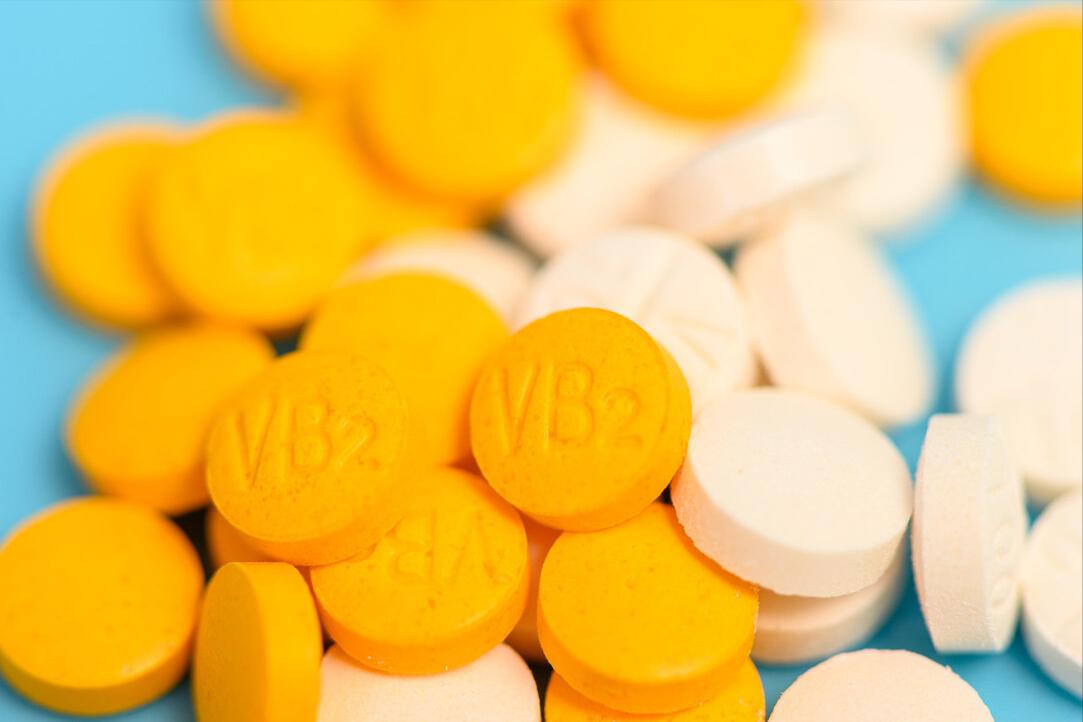 几毛钱的维生素b2治好病,高血压人可以一直吃维生素b2吗