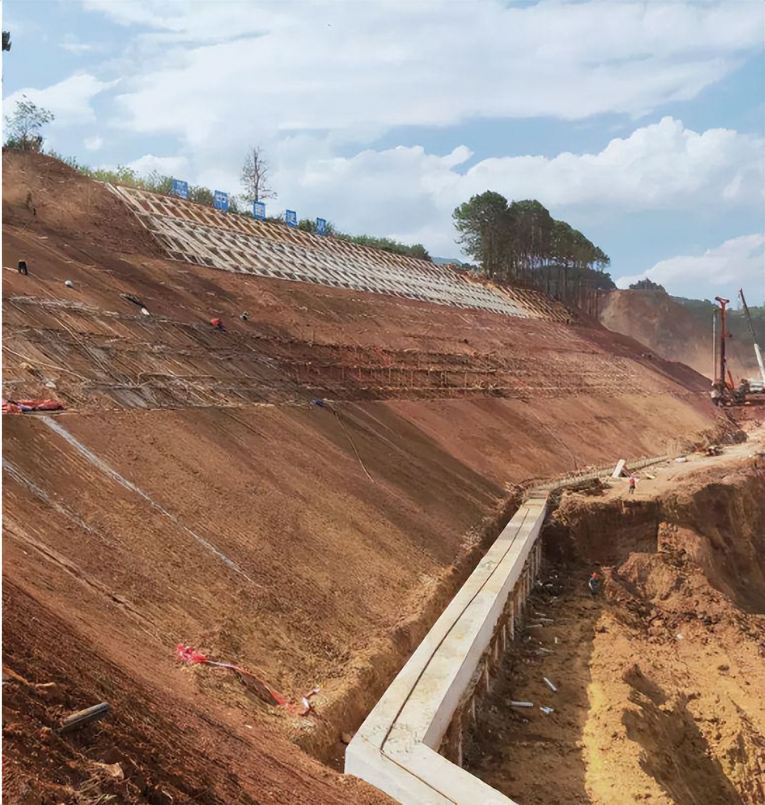 测力传感器设计技术原理及分析,测力传感器运用哪些效应