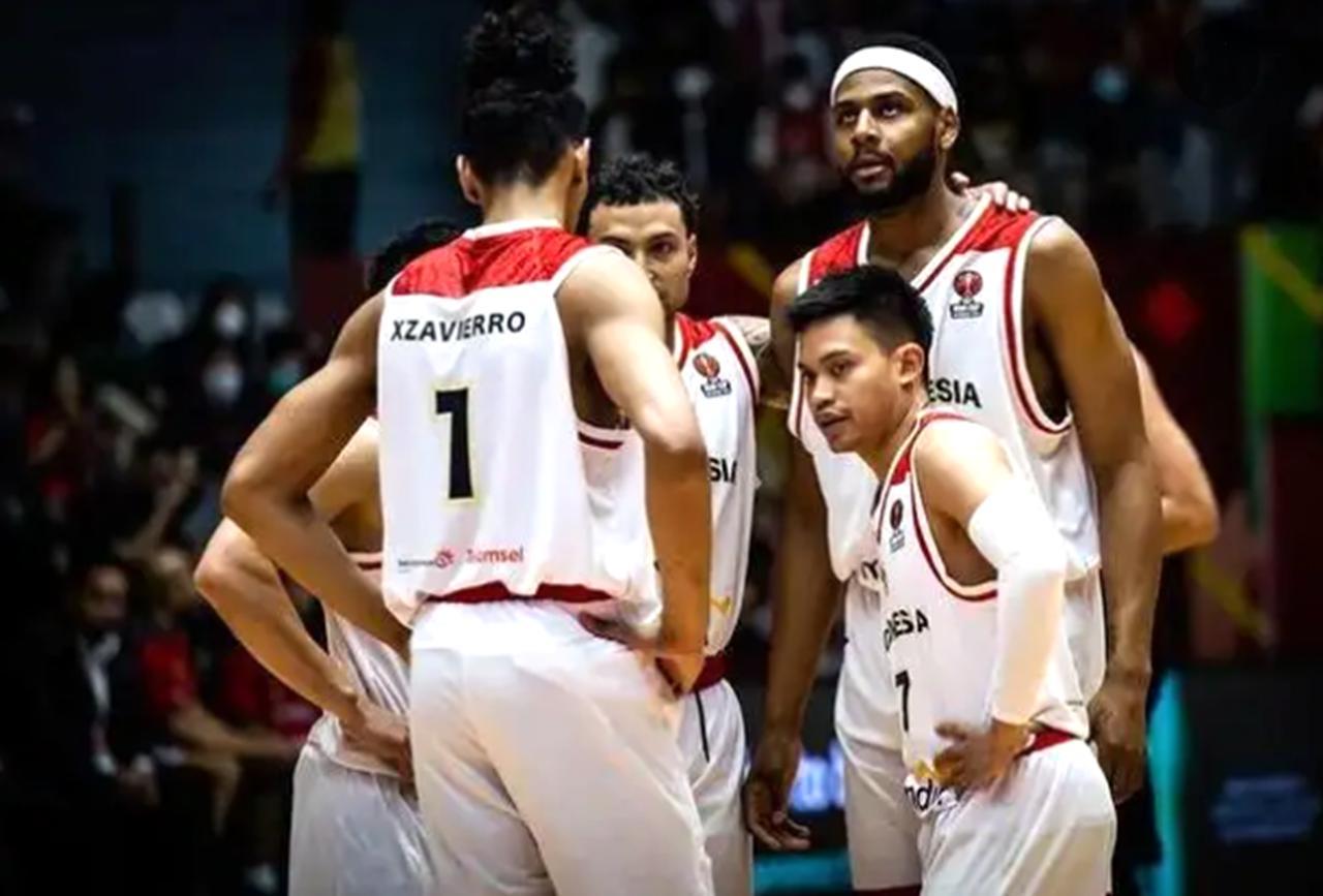 不要为狂胜而狂欢，50分的胜利来得太晚！男篮面临比赛残酷与鏖战