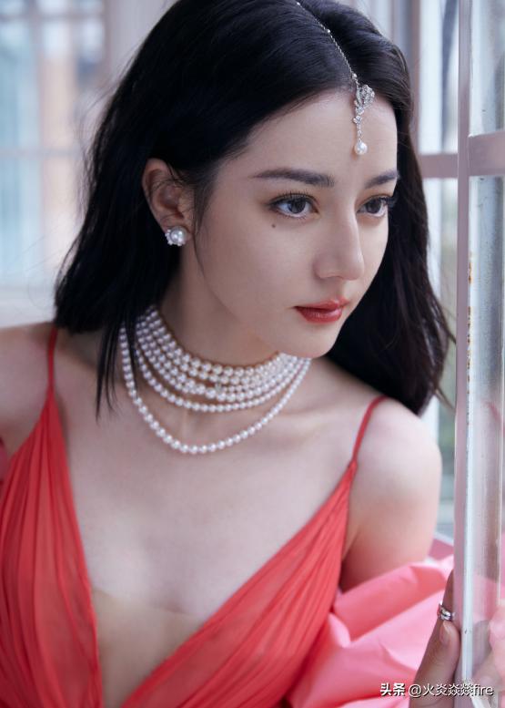 迪丽热巴、李现、杨紫荣获微博年度表现力演员，他们有什么共同点