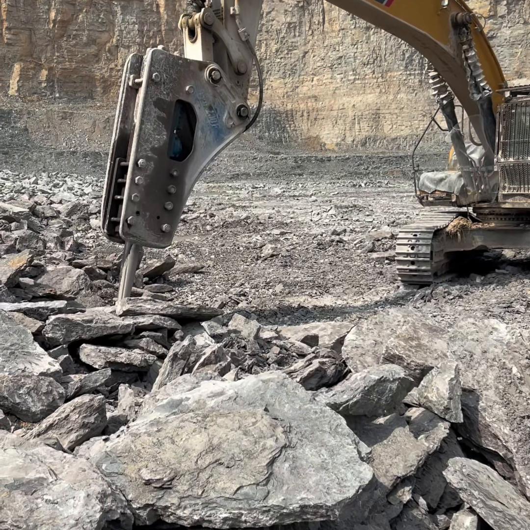 12年买一台三一挖掘机要多少钱,三一挖掘机寿命一般多少