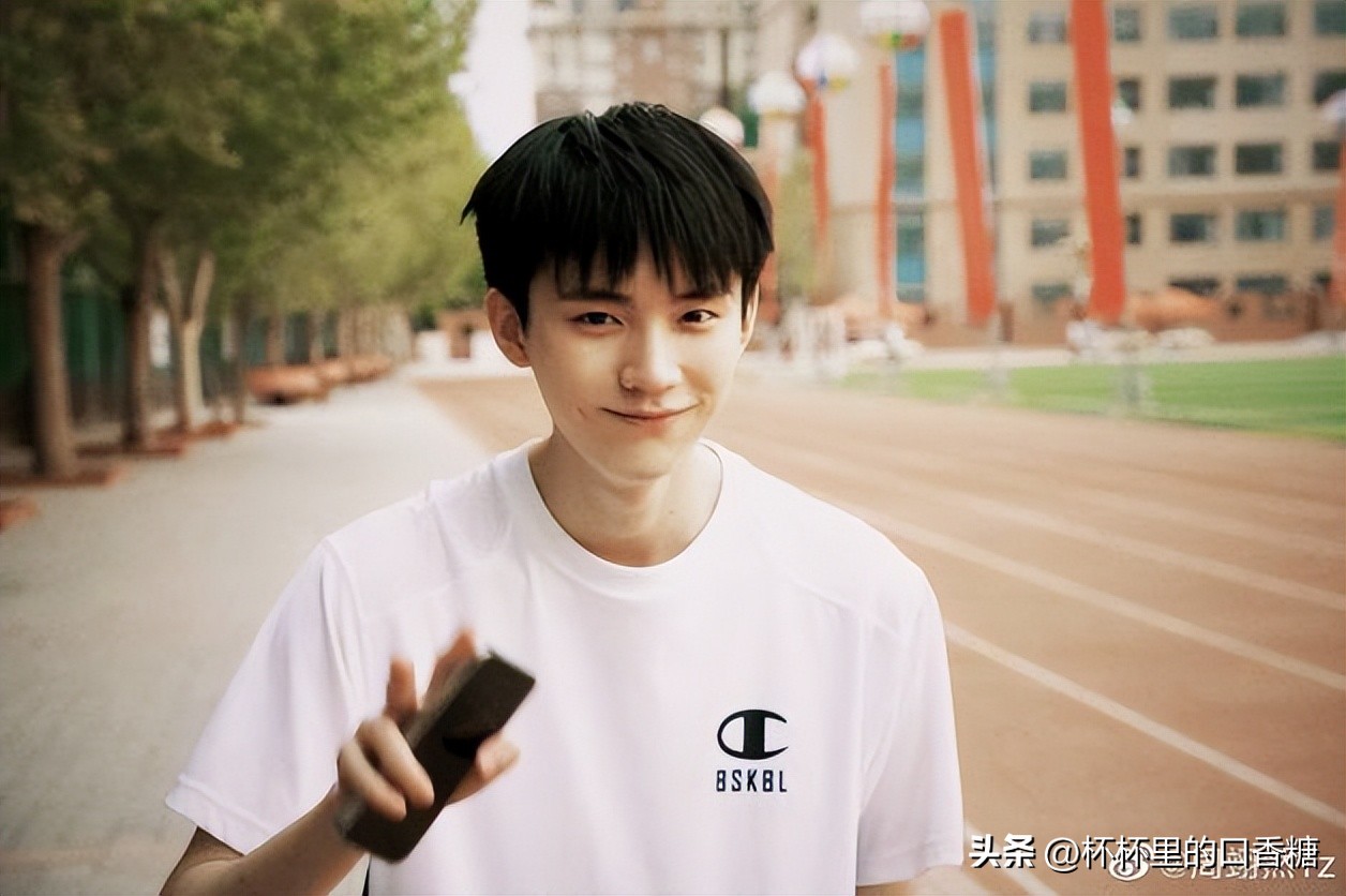 庄达菲周翊然白日梦我什么时候播,周翊然当我飞奔向你哪场戏杀青