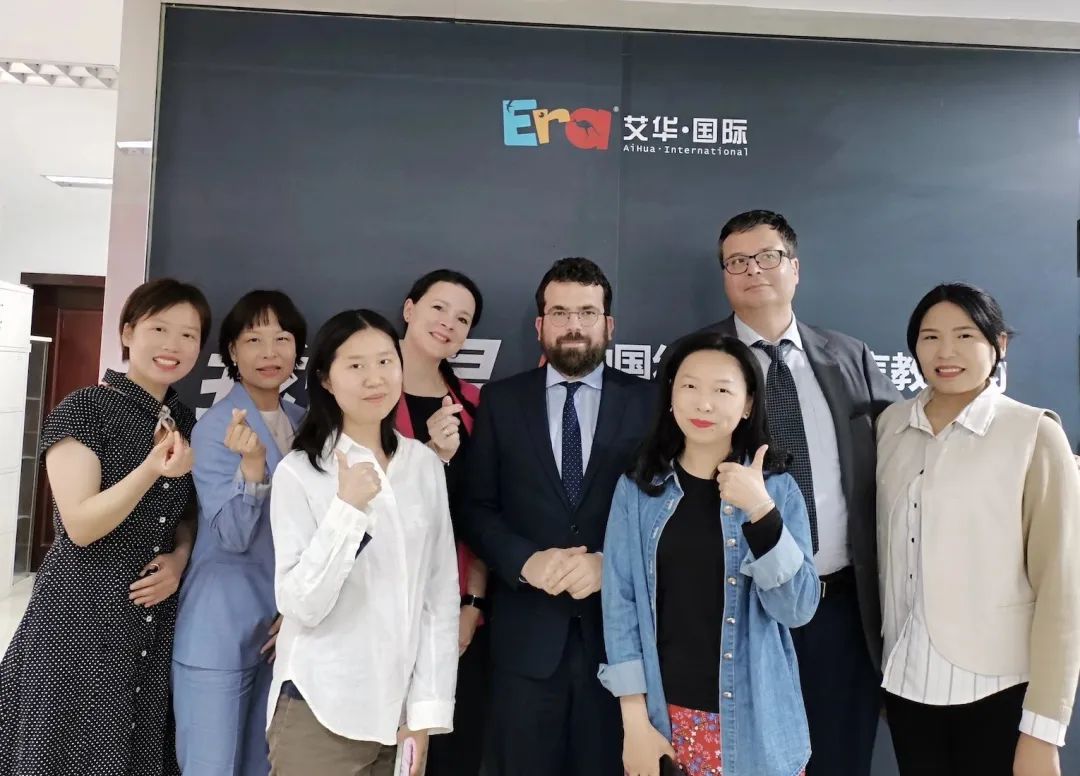 法国欧坦市市长一行来渝交流考察,法国欧坦市市长访问学校