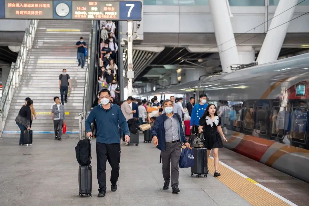 动起来为新的力量喝彩歌词,动起来给生活添点彩的图片