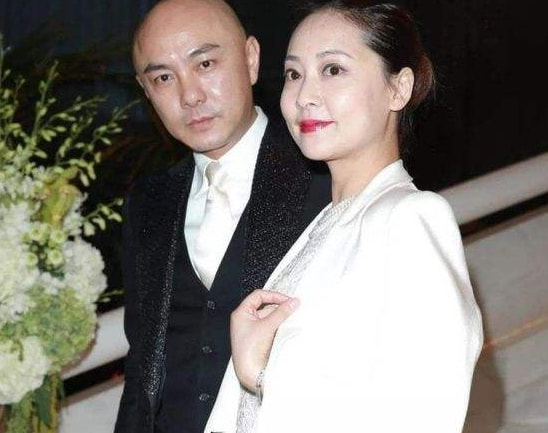 张茜张卫健吃火锅,张卫健夫妇吃火锅