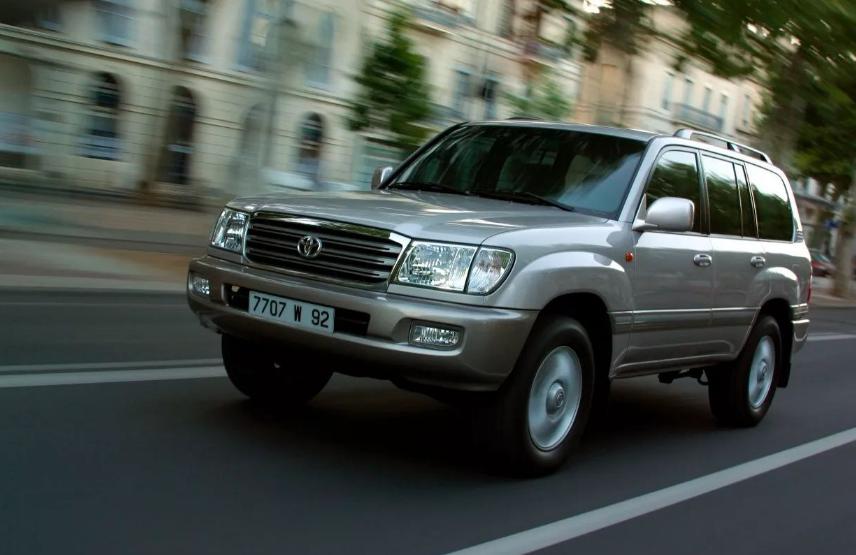 国内硬派越野车“江湖”：是坦克500让陆巡普拉多失去了斗志吗？